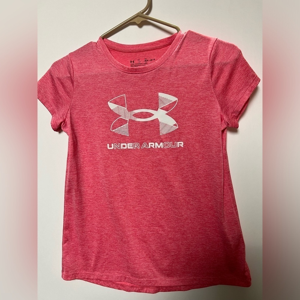 UNDER ARMOUR LIGHT/DARK PINK TONES SHORT SLEEVE SIZE YOUTH LARGE SHIRT